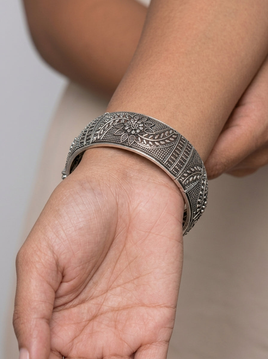 Surya – Oxidized Mandala Kada Bangle