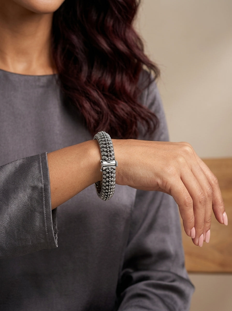 Veni – Oxidized Braided Rope Kada